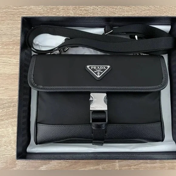 Prada.Re-Nylon And Saffiano Leather Phone holder Pouch Strap, Mint Condition💯 - Picture 3 of 13